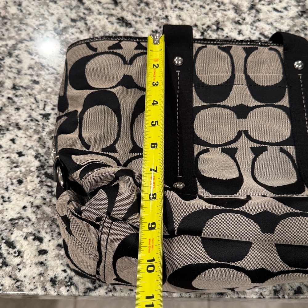 Coach Kyra Signature large beige and black canvas tote F18855 - Picture 12 of 13